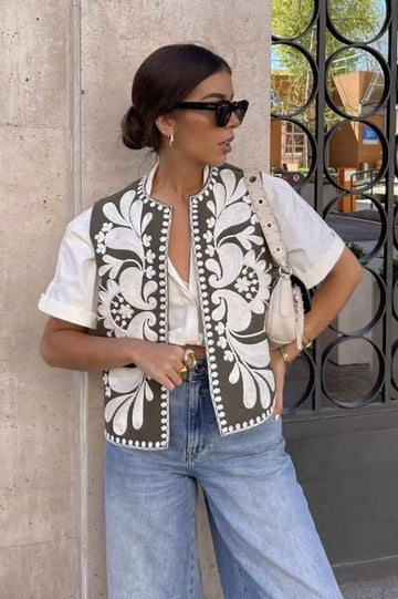 Front view of the Arinne embroidered waistcoat vest