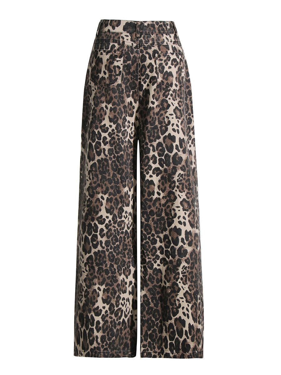 Distressed cut-out knee detail on the Kaia Wildcat jeans