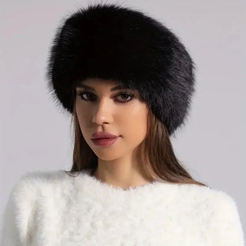 Front view of the Noelle faux fur hat