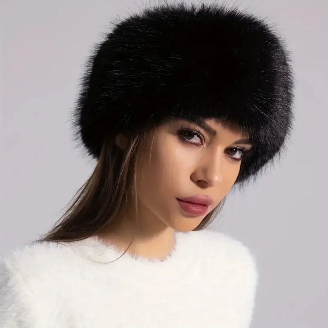 Front view of the Noelle faux fur hat