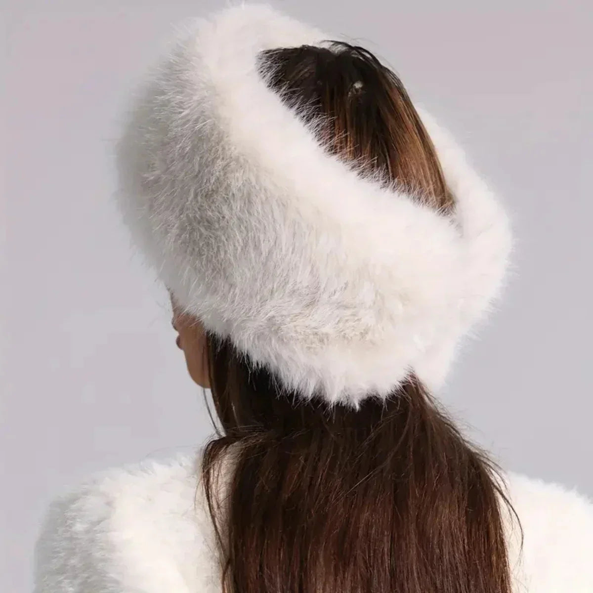 Structured silhouette of the Noelle faux fur hat