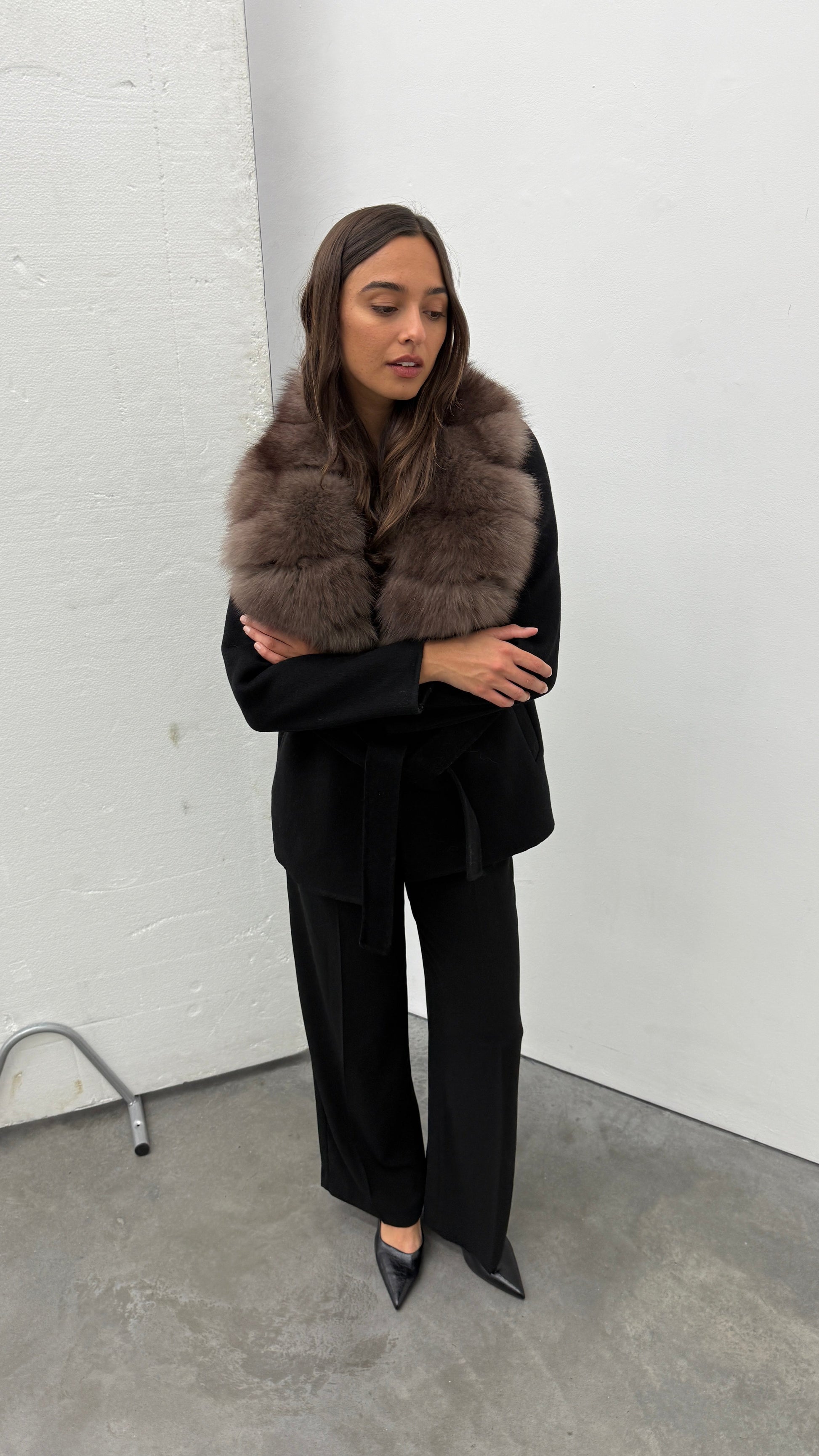 Noir Luxe faux fur coat in black, side view
