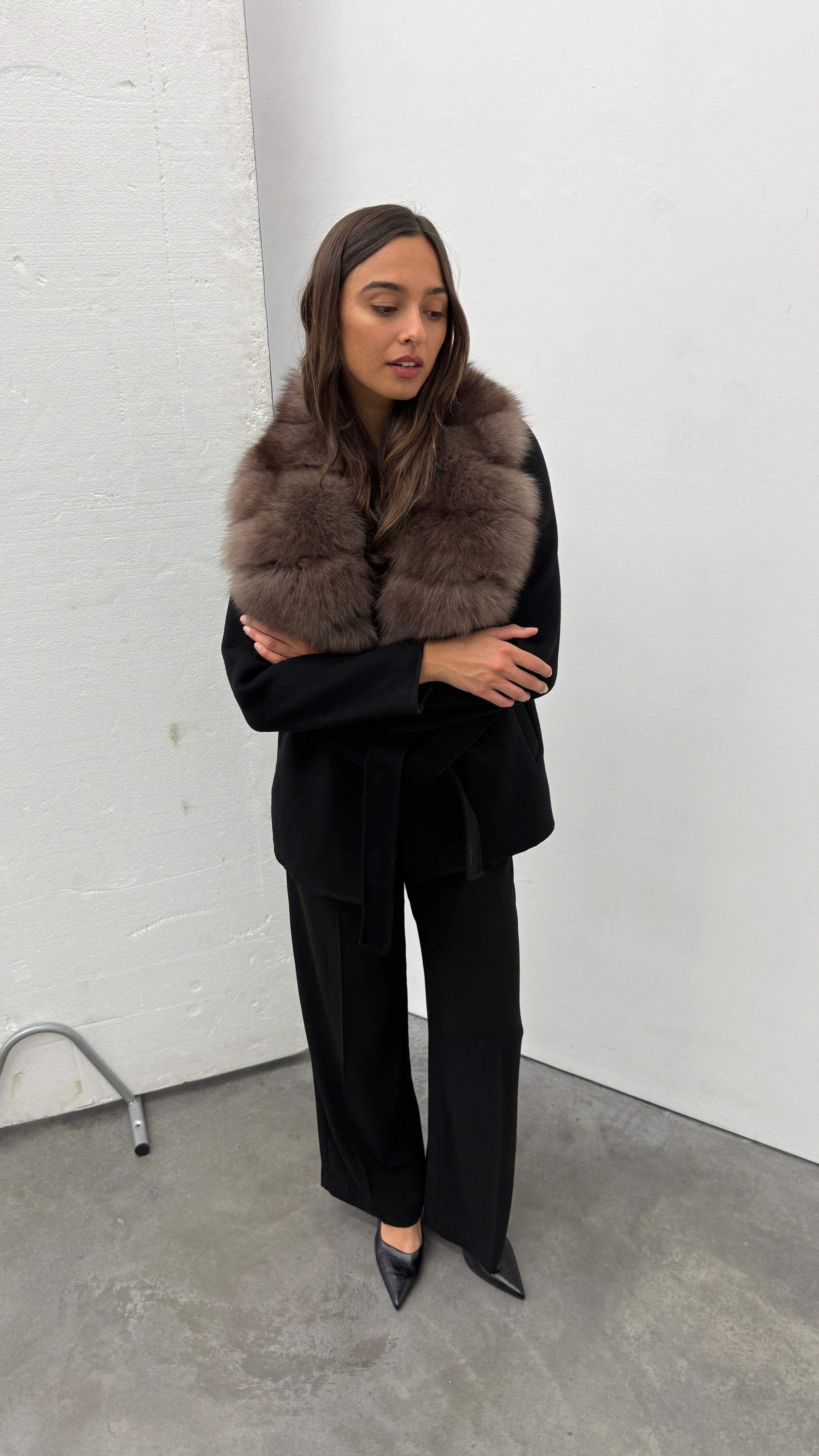 Noir Luxe faux fur coat in black, side view